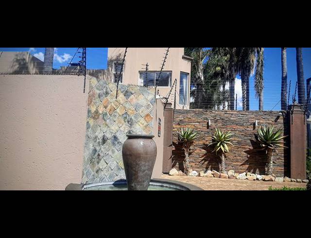 4 BEDROOM FREESTANDING FOR SALE IN GLEN MARAIS